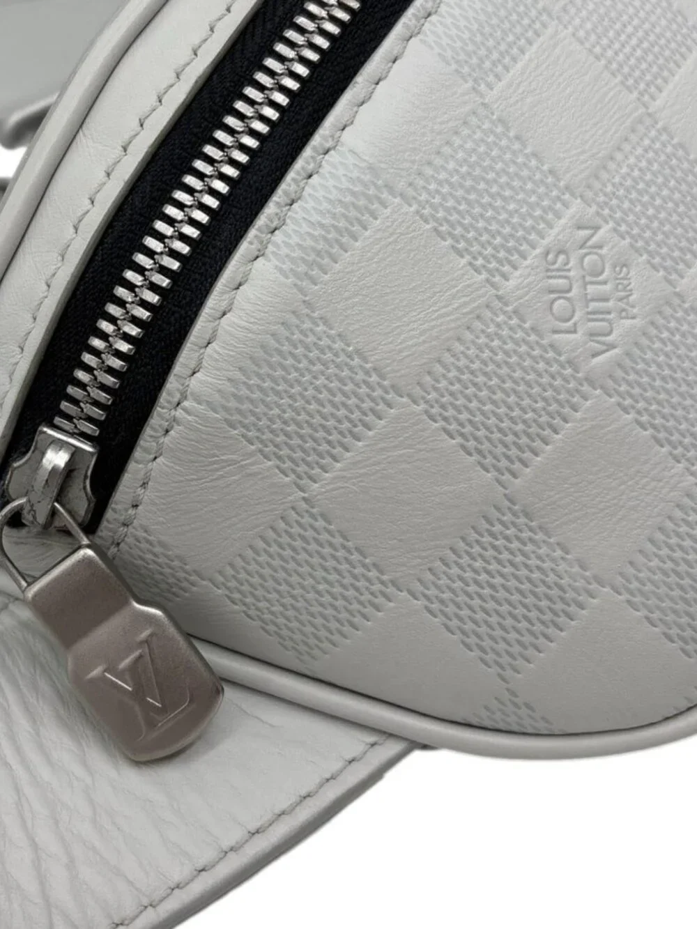 Louis Vuitton  Campus Damier Infini Bumbag White